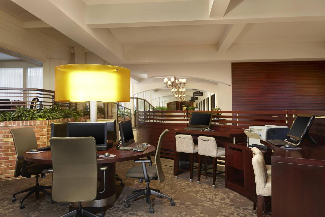 Red Deer Resort & Casino 外观 照片